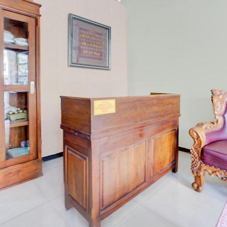Oyo Life 93083 Nova Jaya 3 Homestay Syariah Lamongan Eksteriør bilde