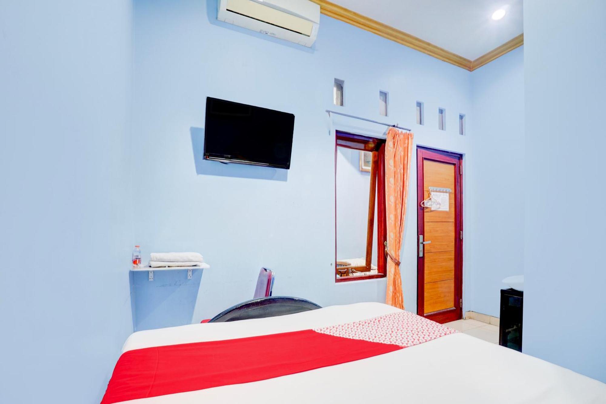 Oyo Life 93083 Nova Jaya 3 Homestay Syariah Lamongan Eksteriør bilde