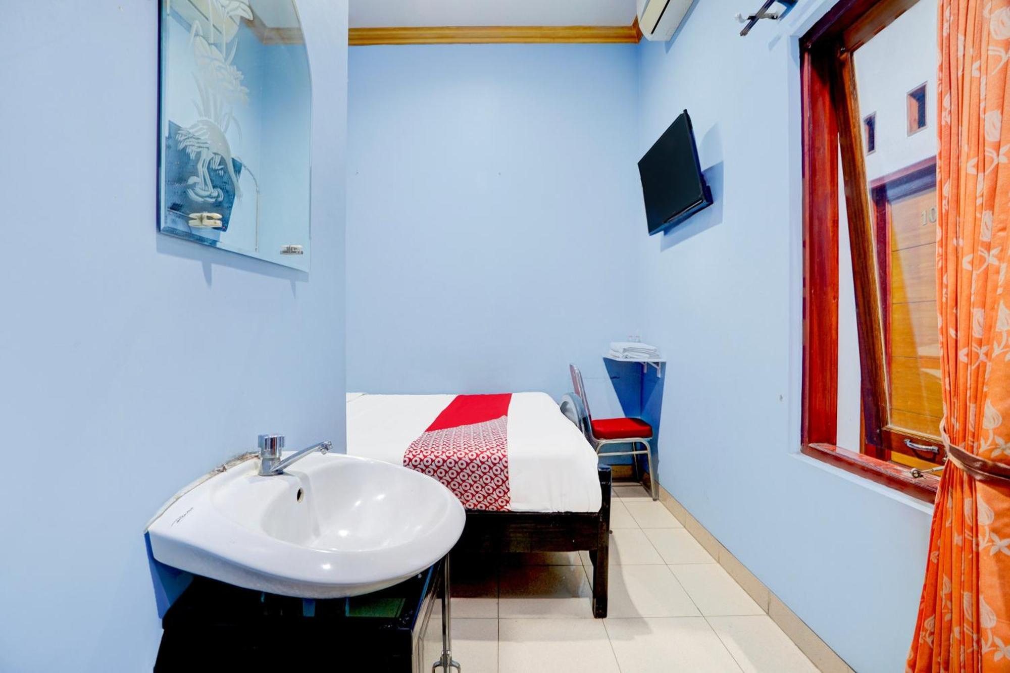 Oyo Life 93083 Nova Jaya 3 Homestay Syariah Lamongan Eksteriør bilde