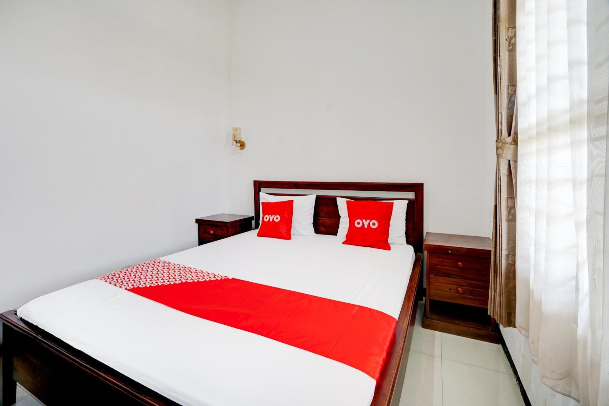 Oyo Life 93083 Nova Jaya 3 Homestay Syariah Lamongan Eksteriør bilde
