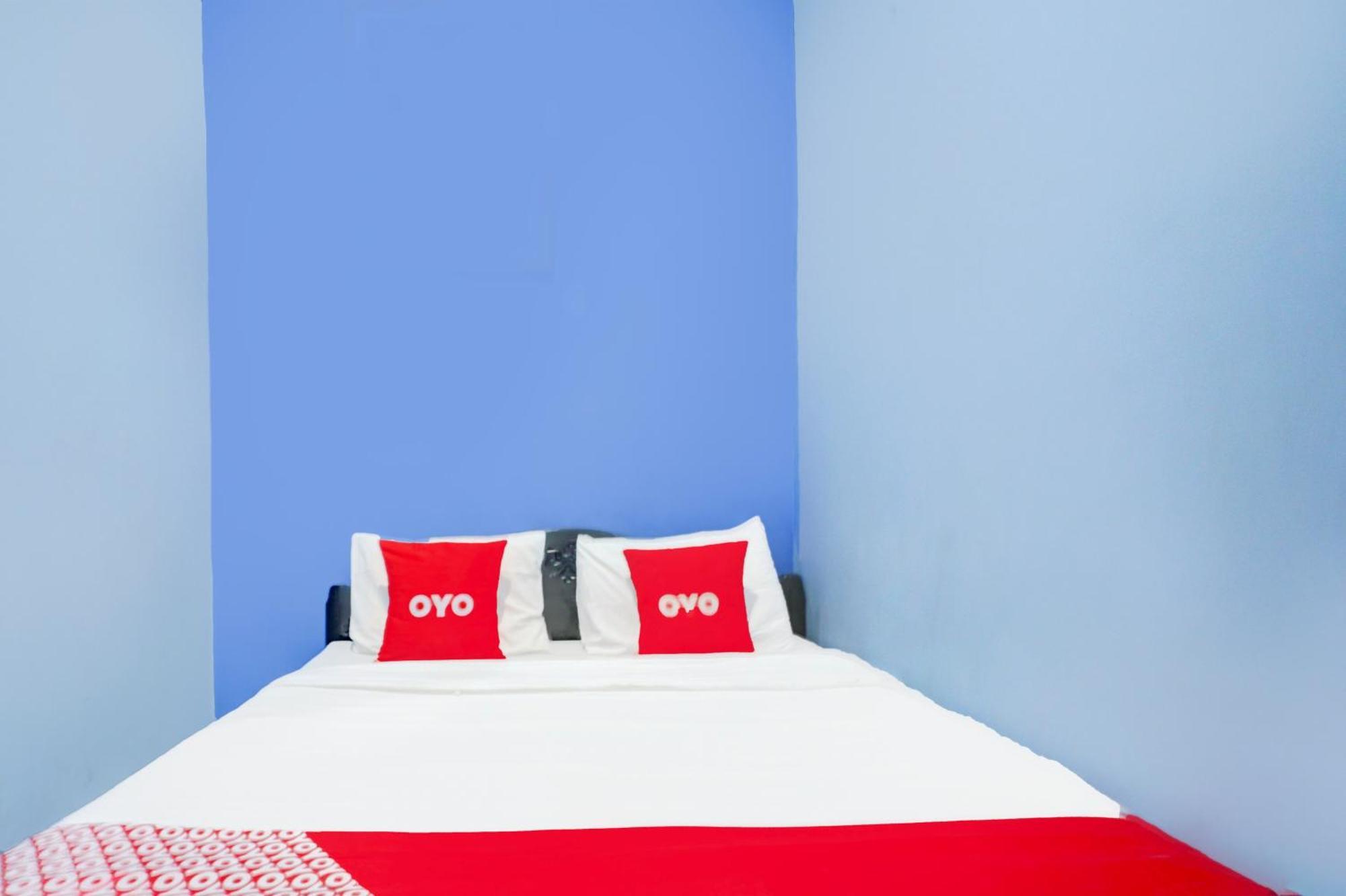 Oyo Life 93083 Nova Jaya 3 Homestay Syariah Lamongan Eksteriør bilde