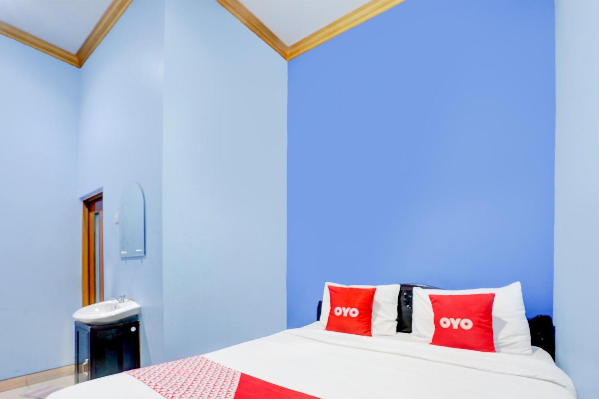 Oyo Life 93083 Nova Jaya 3 Homestay Syariah Lamongan Eksteriør bilde