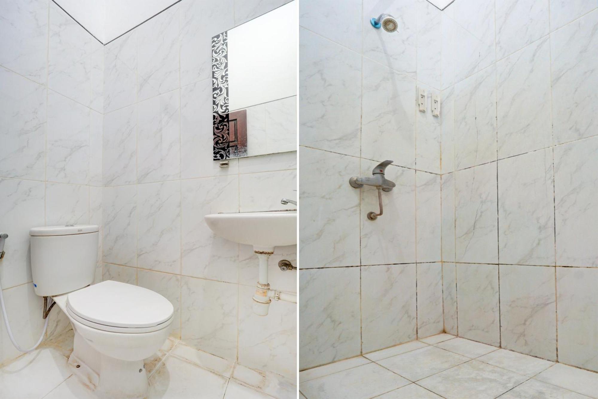 Oyo Life 93083 Nova Jaya 3 Homestay Syariah Lamongan Eksteriør bilde